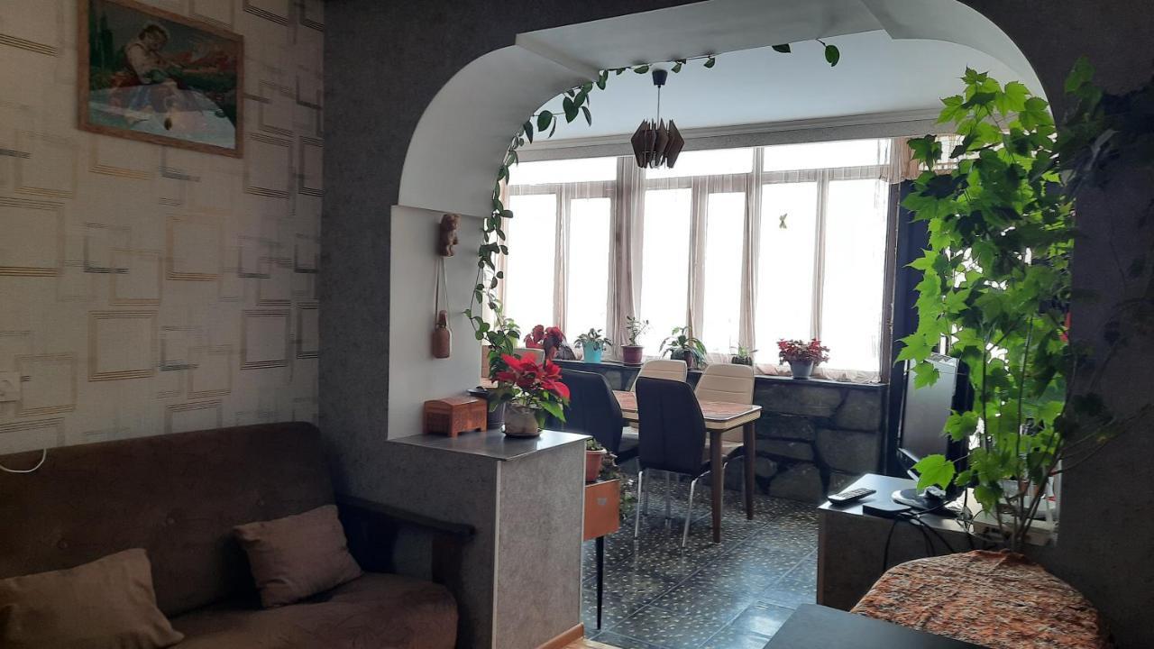 Gio-Nika Hotell Kazbegi Eksteriør bilde